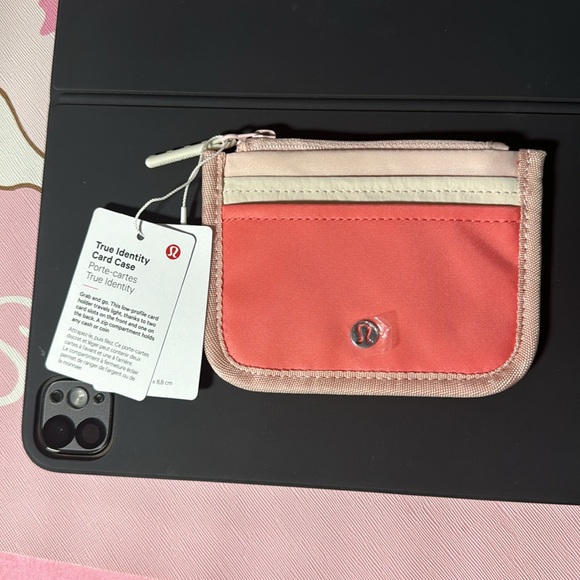 Lululemon True Identity Card Case *NWT
Pink Mist/White Opal/Raspberry Cream - Picture 4 of 5